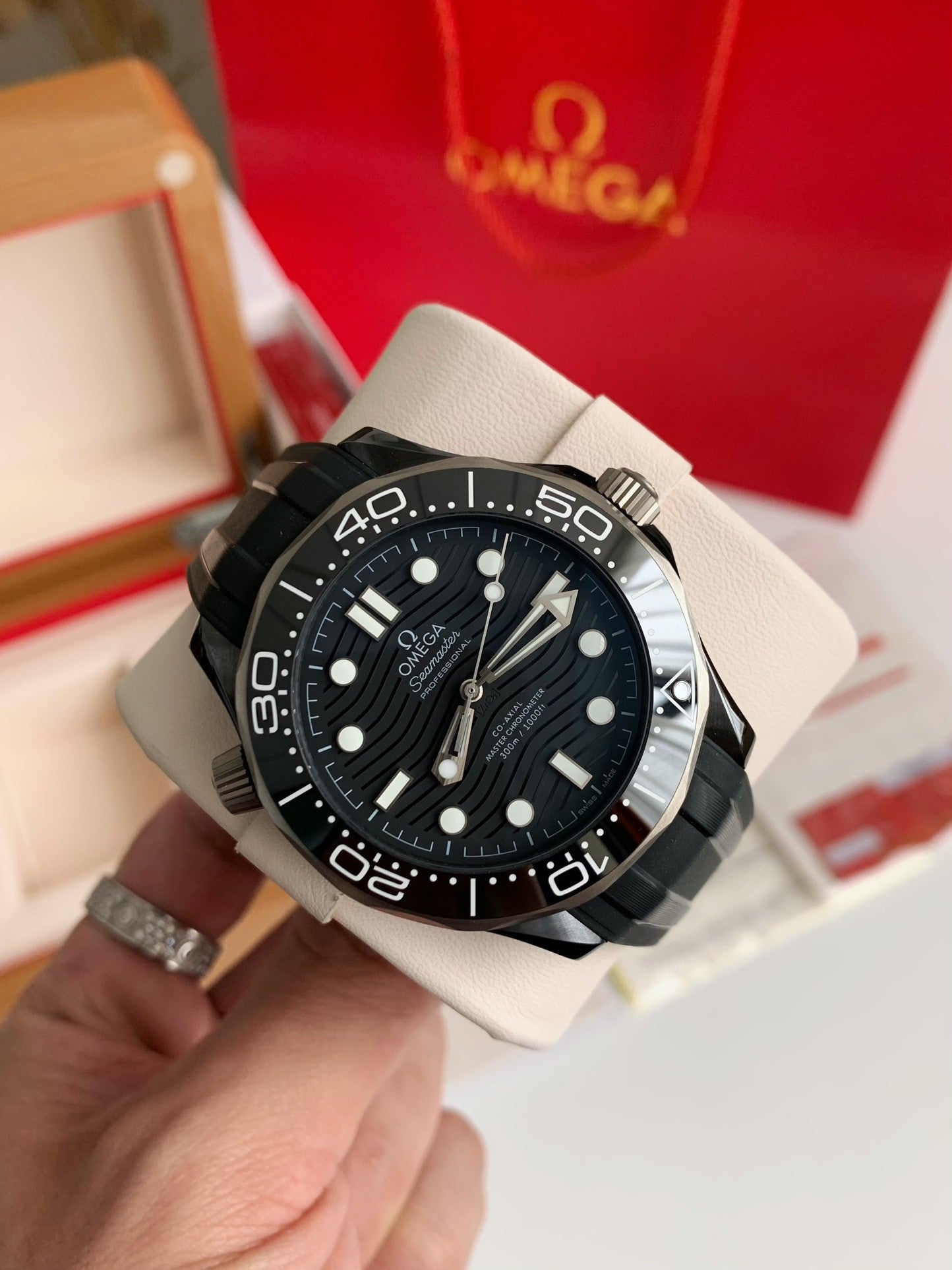 Omega Seamaster Diver 300M Master Chronometer black ceramic