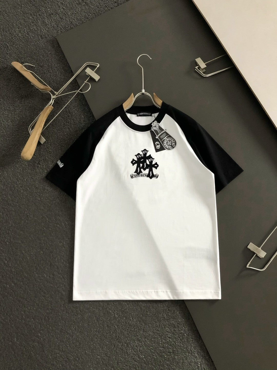 Chrome Heart Raglan Horseshoe Tee